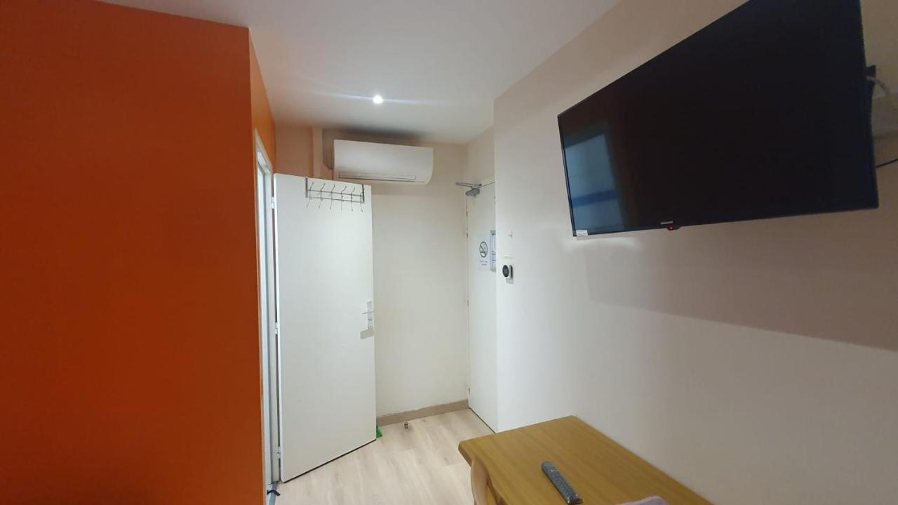 Hotel Le Privilege La Courneuve Exterior foto